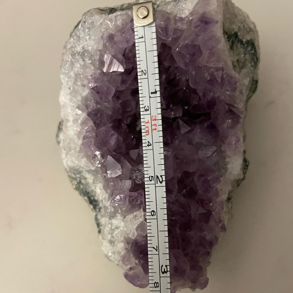 Small amethyst rock - Picture 4 of 6